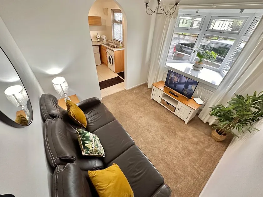 Semi-detached chalet at Maryville Caravan Site - Uddingston, Glasgow - Image 1