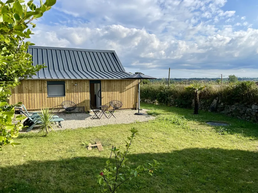 Nice house, garden, air conditioning, parking *La Pommedepin - Image 1