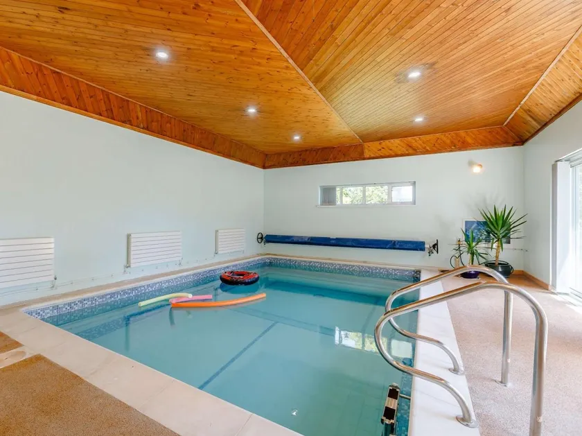 4 Bed in Southampton oc-82920 - Image 1