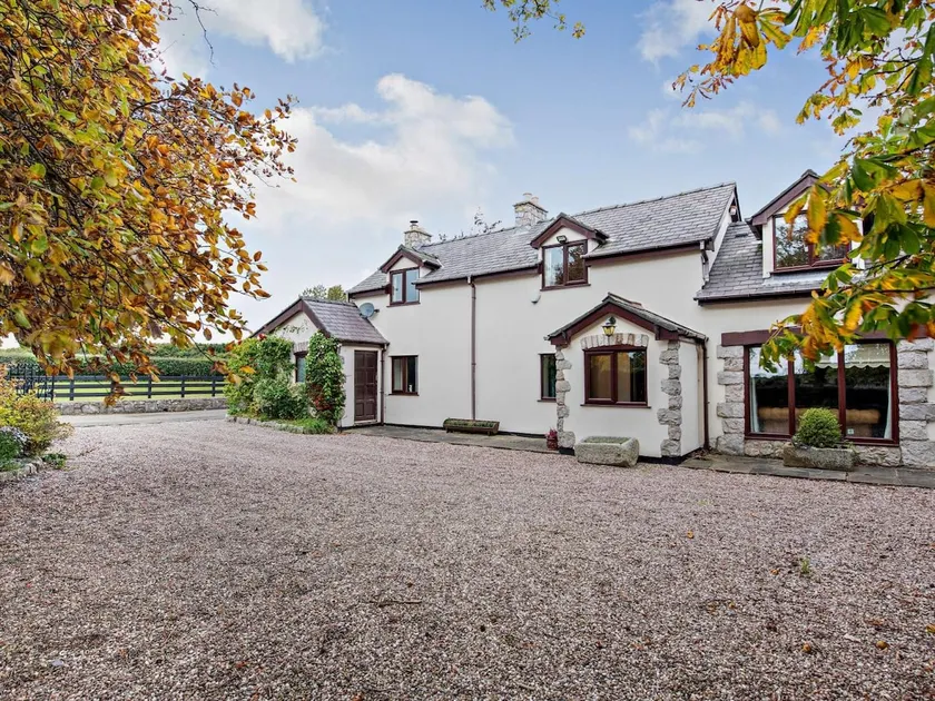 3 Bed in Holywell oc-89614 - Image 1