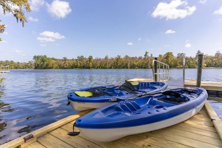 Cape Fear Treehouse Boat Ramp, Dock, Kayaks, Firepit, Games - Image 1