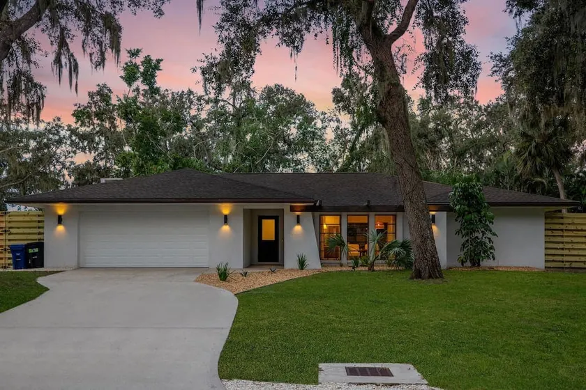 Luxury Oasis Home 3BR 2Bath with Heated Pool - Image 1