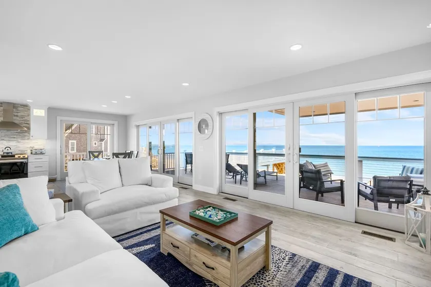 Oceanfront Cape Escape with Panoramic Bay Views - Image 1