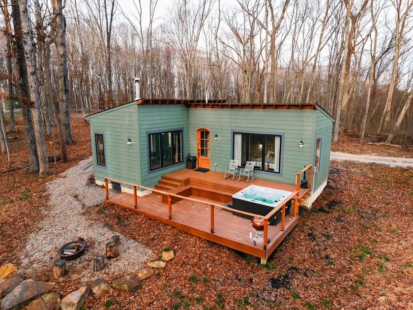 Ivy Cottage | Hocking Hills, Modern, Hot Tub - Image 1