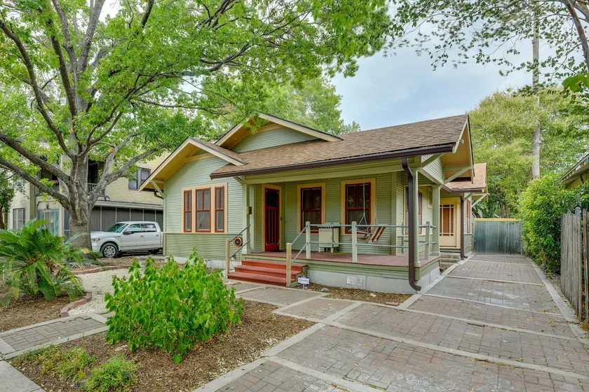 San Antonio Gem in Prime Location w/ Outdoor Space - Image 1