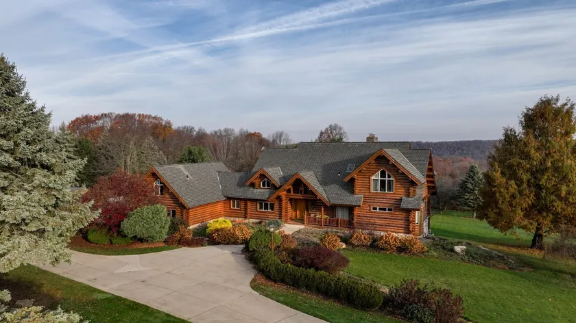 Rustic Timber Lodge w/Hot Tub - Image 1
