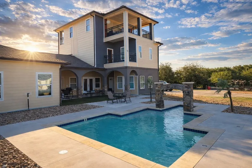 Luxury 3Story Private Pool 8BR Retreat - Image 1