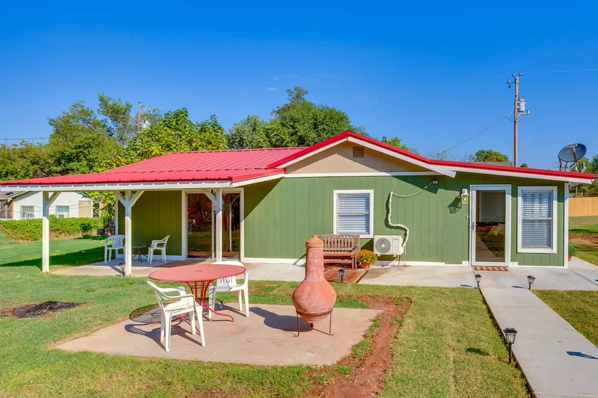 Oklahoma Home Near Lake w/ Patio, Grill & Chiminea - Image 1