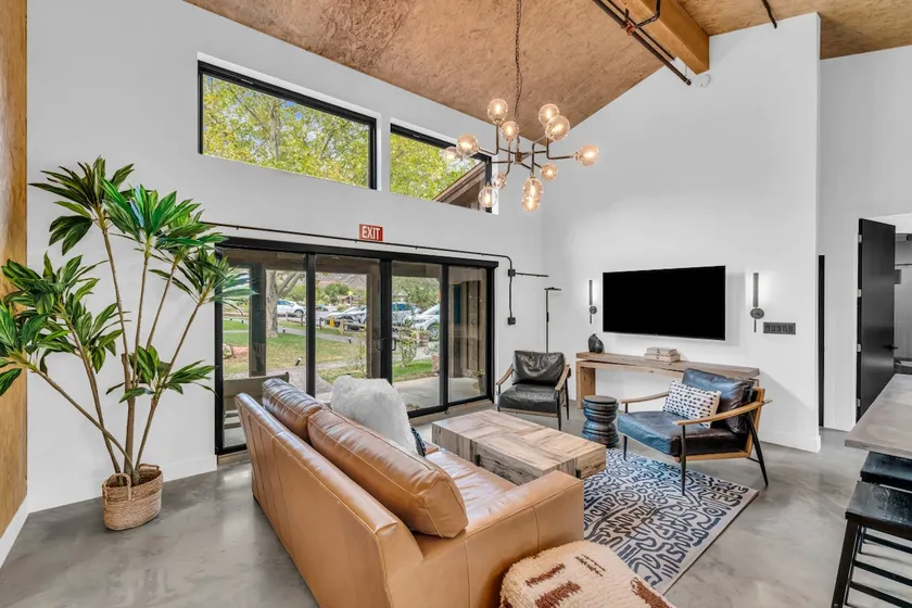 Zion Canyon Casita 2, steam shower & soaking tub! - Image 1
