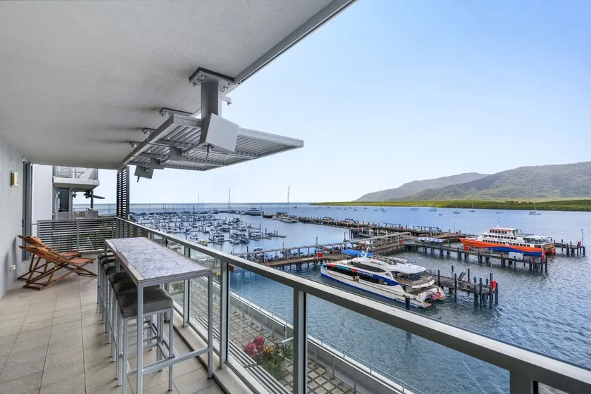 Belle Escapes 24 Harbour Lights Water View Apartment - Image 1