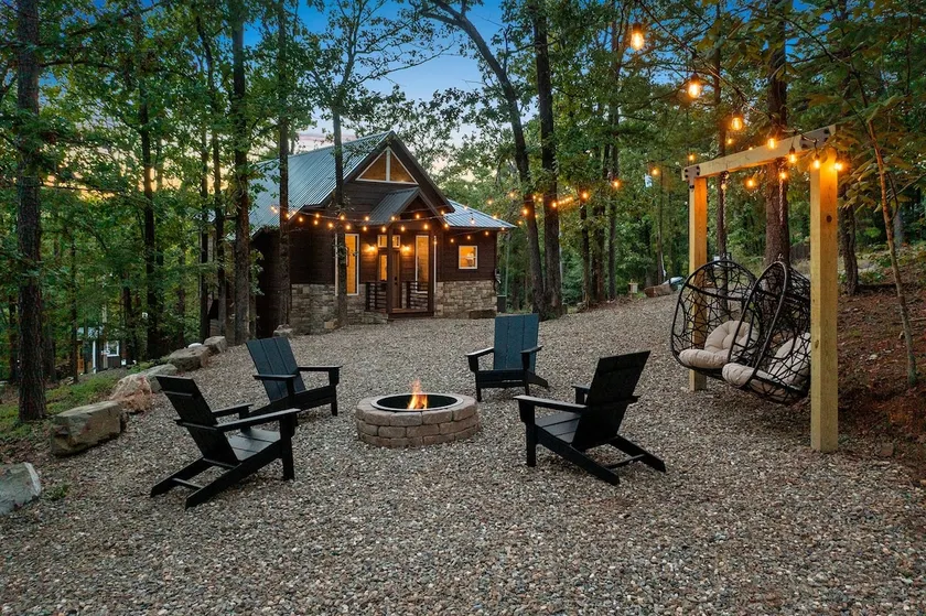 reetop Style Deck-Hot Tub-Swing Chairs-EV Charger - Image 1