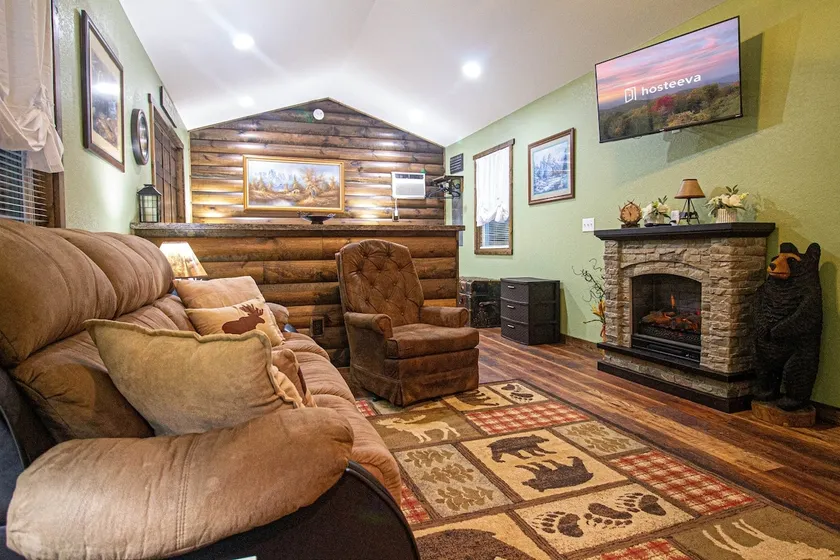The Lil House - Image 1