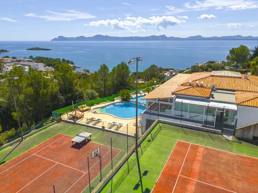 Villa Alcanada - Family only - Image 1