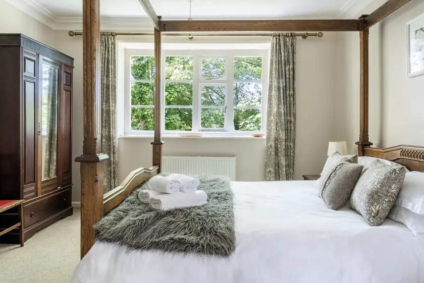 Large Grade II Listed House & Garden nr Beaches - Image 1