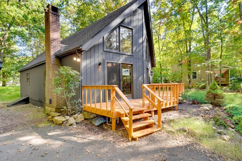 Community Beach Access: Modern Poconos Cabin! - Image 1
