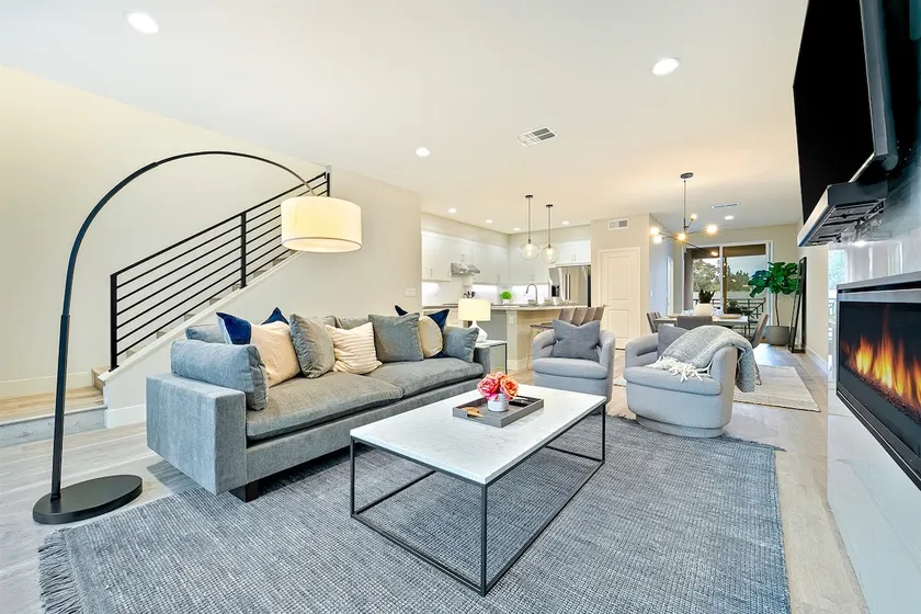 Modern 4BR - Private Balcony - Garage Parking - Image 1