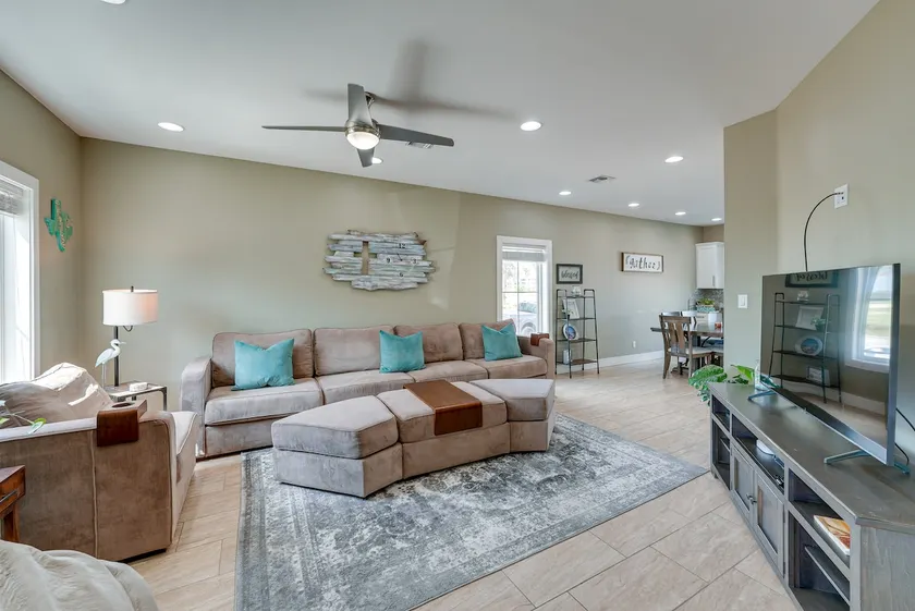 Bright, Modern Corpus Christi Condo: 2 Mi to Beach - Image 1