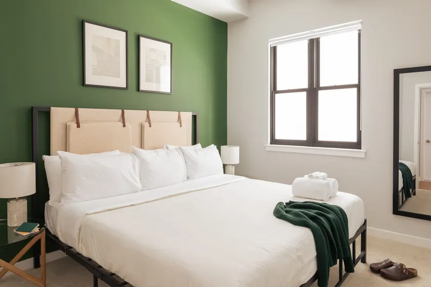 Sosuite | 1BR Apt w W/D, Shared Roofdeck - Image 1