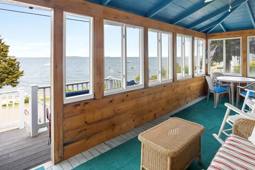 Seaside Kingston Cottage with Private Beach Access - Image 1