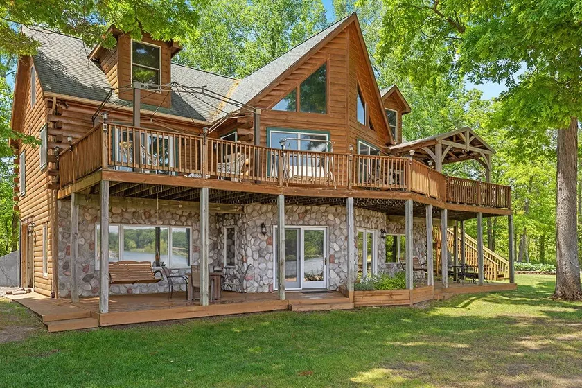Unwind by the Lake! 5BR Cabin + Private Pontoon - Image 1