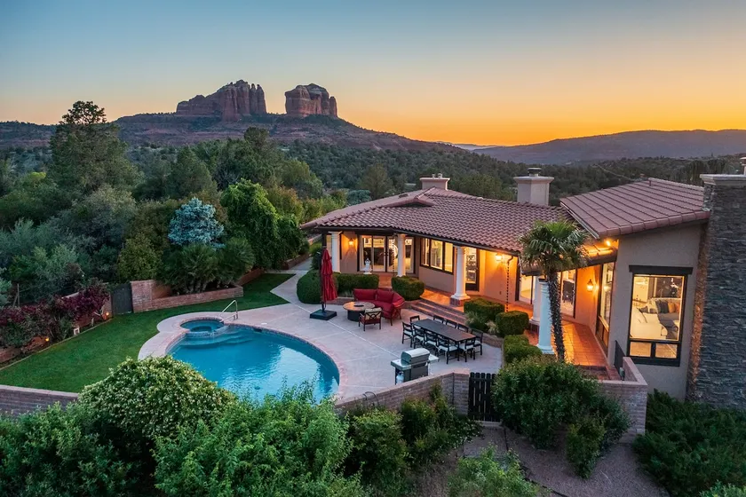 Luxury Paradise, 360 Views, Pool/Hot Tub/Firepit! - Image 1