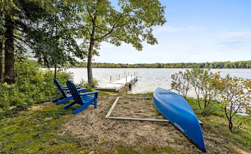 Lucky Duck Cottage-Cozy Cottage with Hot Tub and Lake Access - Image 1