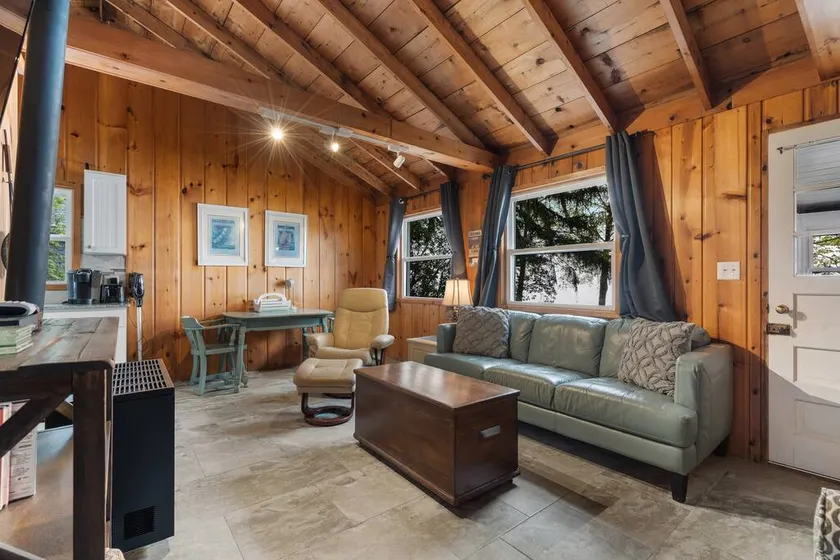 Romantic Shores Hideaway - Beachfront Getaway! - Image 1