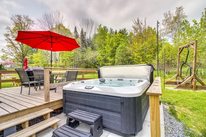 Vermont Vacation Rental: Hot Tub, Near Ski Resorts - Image 1