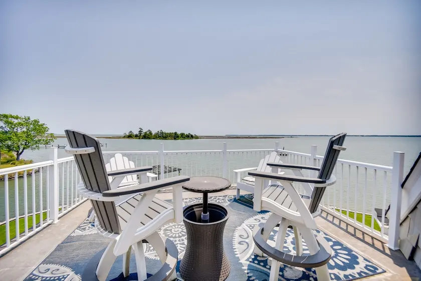 Bayfront White Stone Escape w/ Private Beach! - Image 1