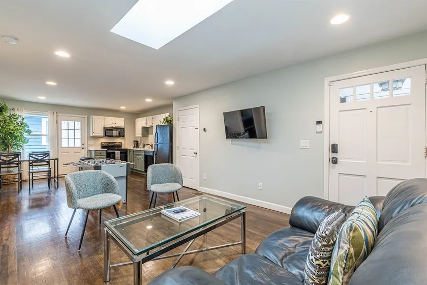 Welcome Home! 2BR with Driveway - Image 1