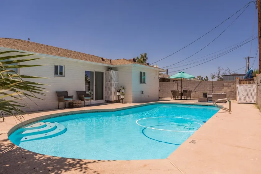 Cozy home near downtown Mesa, Pool, BBQ - Image 1