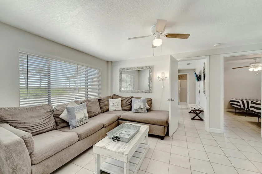 2BR suite with Gulf view, grill, patio, central AC - Image 1