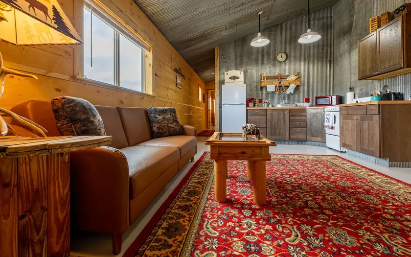 Buckshots Bunkhouse- Couples Retreat, on the way to Yellowstone - Image 1