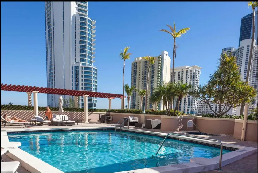 Blue Horizon at Sunny Isles King David - Image 1