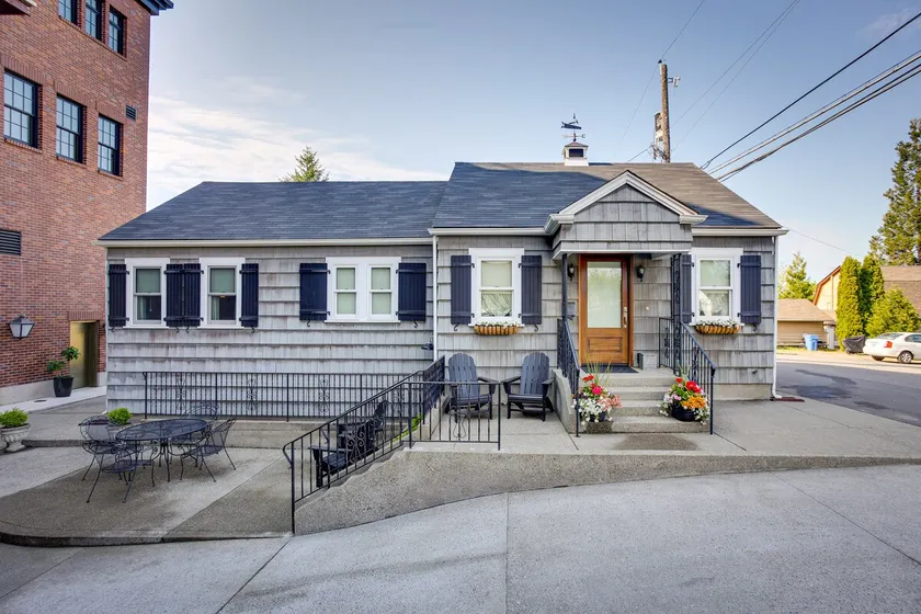 Retro-Style Home in Ruston: Walkable Location! - Image 1