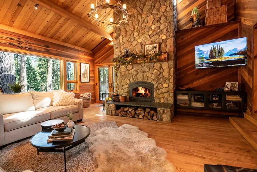 Tranquility Luxury Lodge w/ AC & Pool Access! - Image 1
