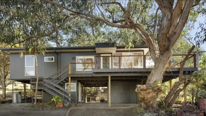 Whispering Gums - Ocean Views, Pet Friendly, EV UNIT 7kW for electric cars, Sleeps 7 - Image 1