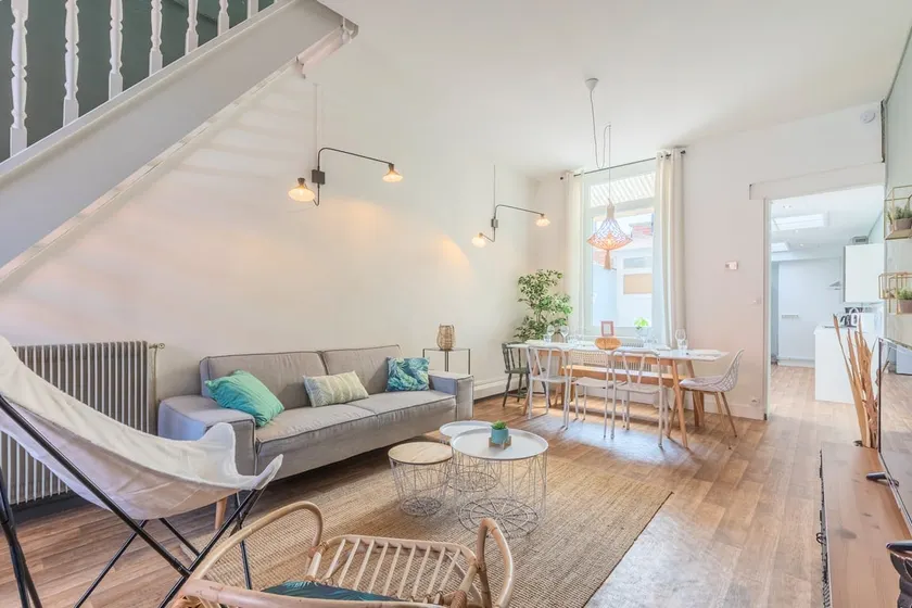 4 bedroom & 4 bathroom house near Parc Barbieux - Image 1