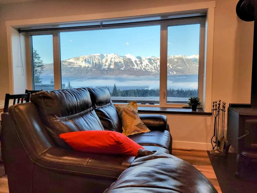 Stay Golden - Valhalla House, amazing hot tub view - Image 1
