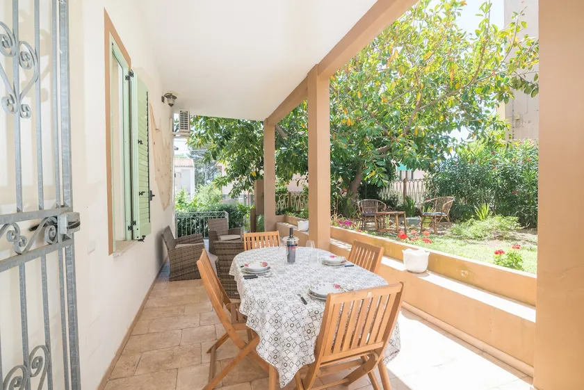 Maison Chloe - Image 1
