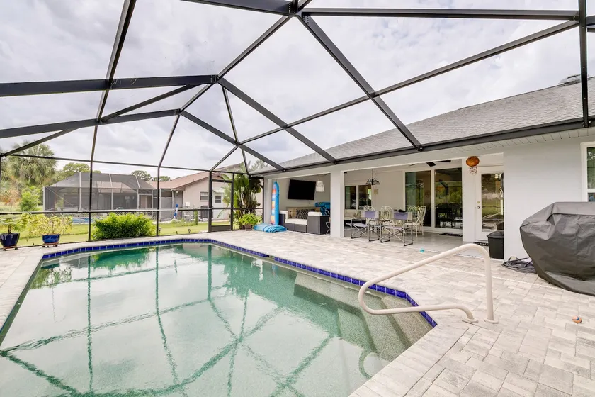 Pool, Grill & Golf Course Views: Spring Hill Stay! - Image 1