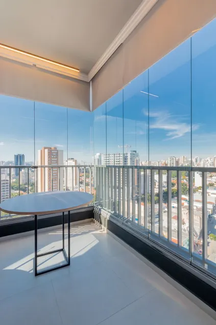 Spacious studio in Partridges with free parking. - Image 1