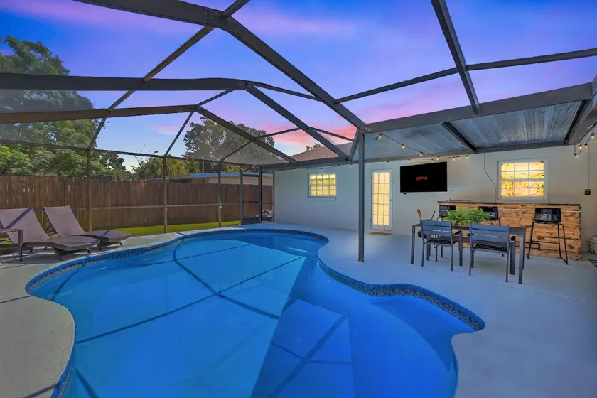 SunRay Stay ~ Heated Pool, Putting Green, & Patio - Image 1