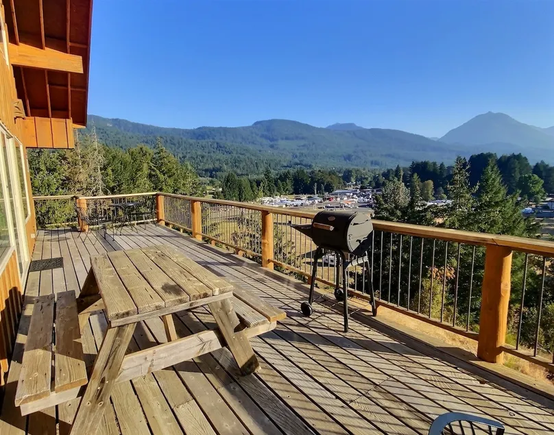 `Elk Ridge` | Hot tub, Wifi, Roku, Close to town. - Image 1