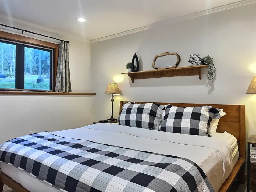 CozyDen - AC, Grill, Bike to Mountain, Porch! - Image 1