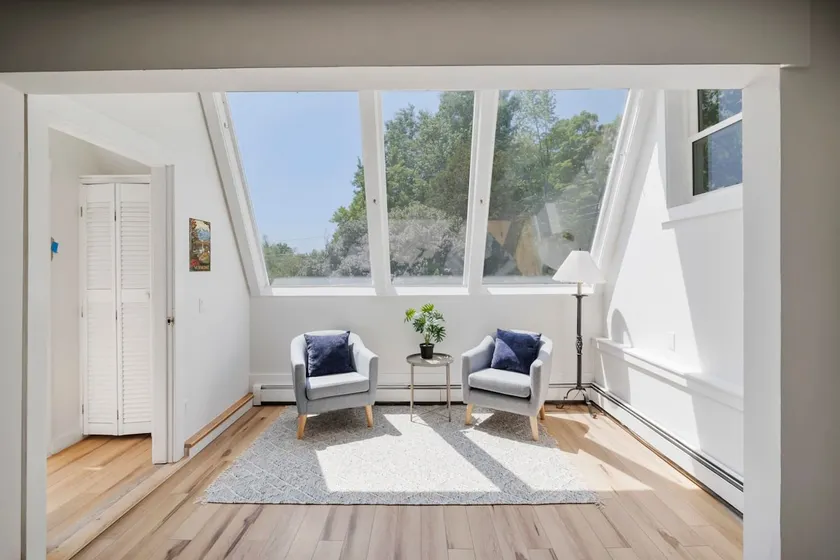 Renovated Condo in Luxury Neighborhood - Image 1