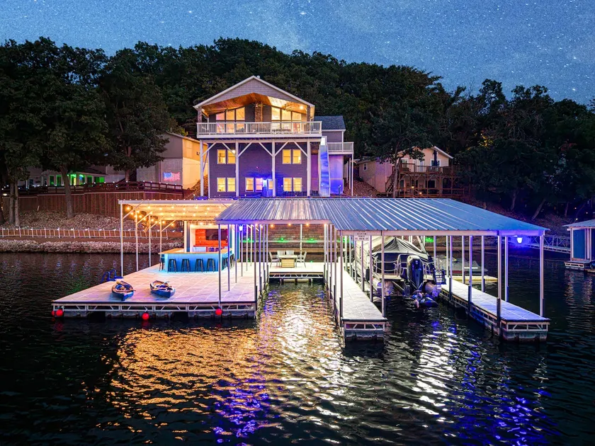 The BEST cove! Private dock, HUGE deck and more! - Image 1
