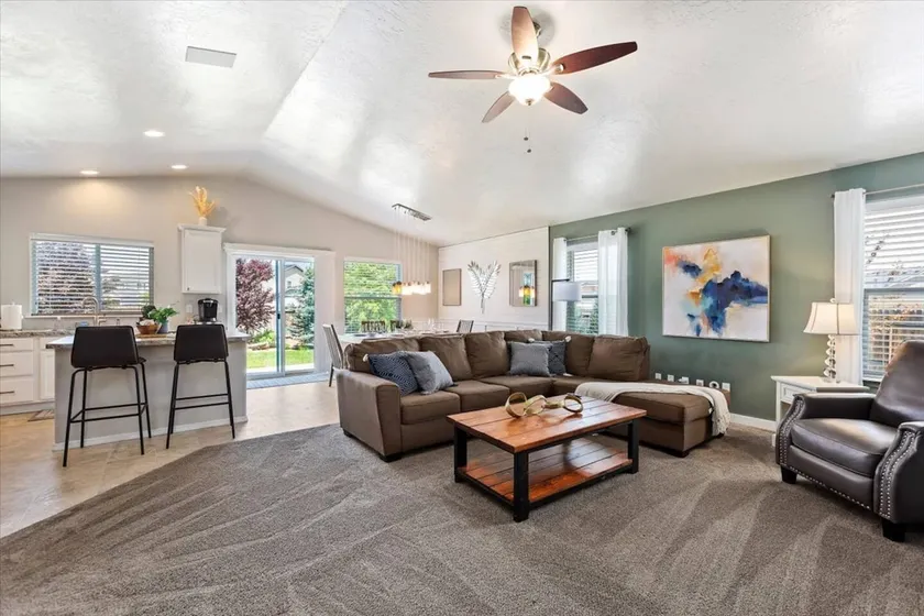 Caldwell/Nampa Family Retreat | King Bed | 4 TVs | - Image 1