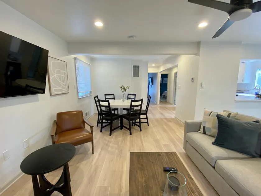 Two bed Apt in Arlington l King Bed | Free parking - Image 1