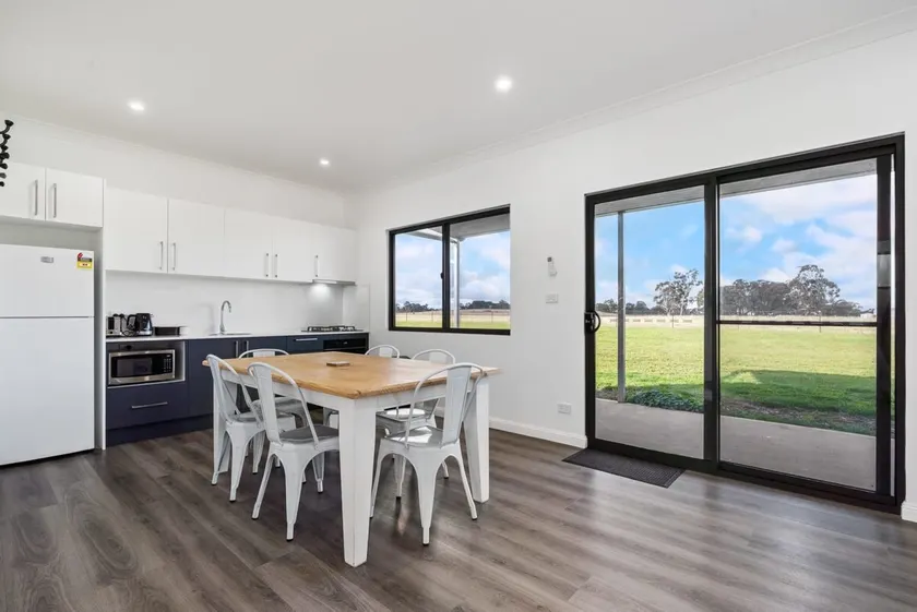 Glenowrie Cottage - 2 King Beds - Close to Cadia - Image 1
